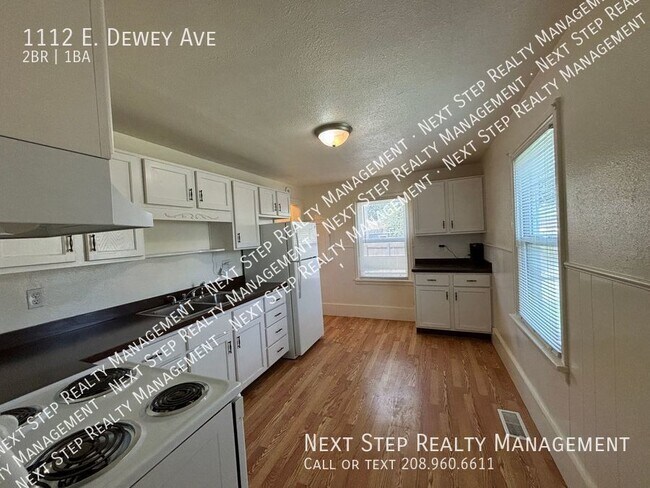 Foto del edificio - 1112 E Dewey Ave