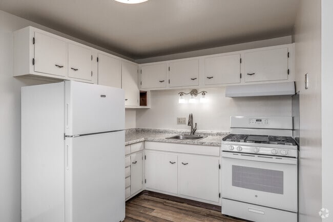 1BR, 1BA - 700SF - Kitchen - Clayton Village Apartments