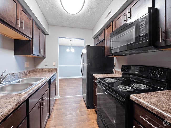 Plenty of Space to Cook Your Favorite Meals - Huntley Ridge Clarksville
