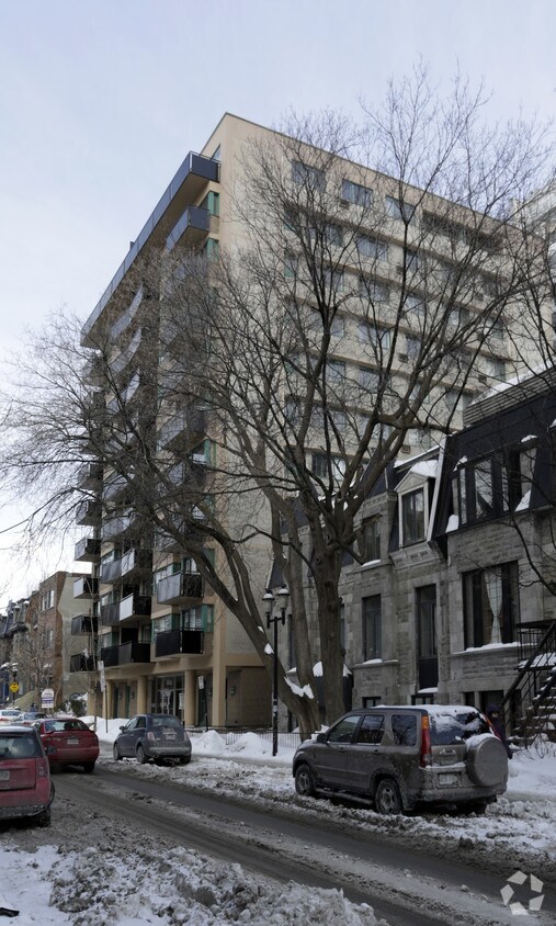 Carlton Towers Apartments 3455 Aylmer Montréal, QC