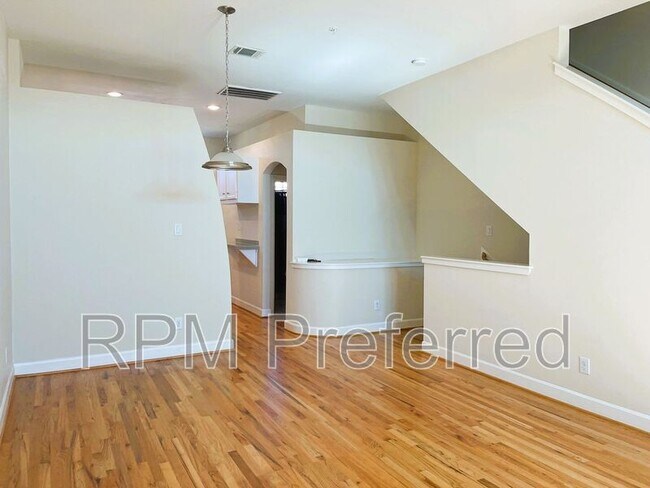 Foto del edificio - 7650 Springhill St