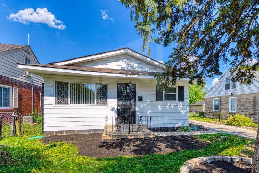 Foto principal - 3541 Grant Ave