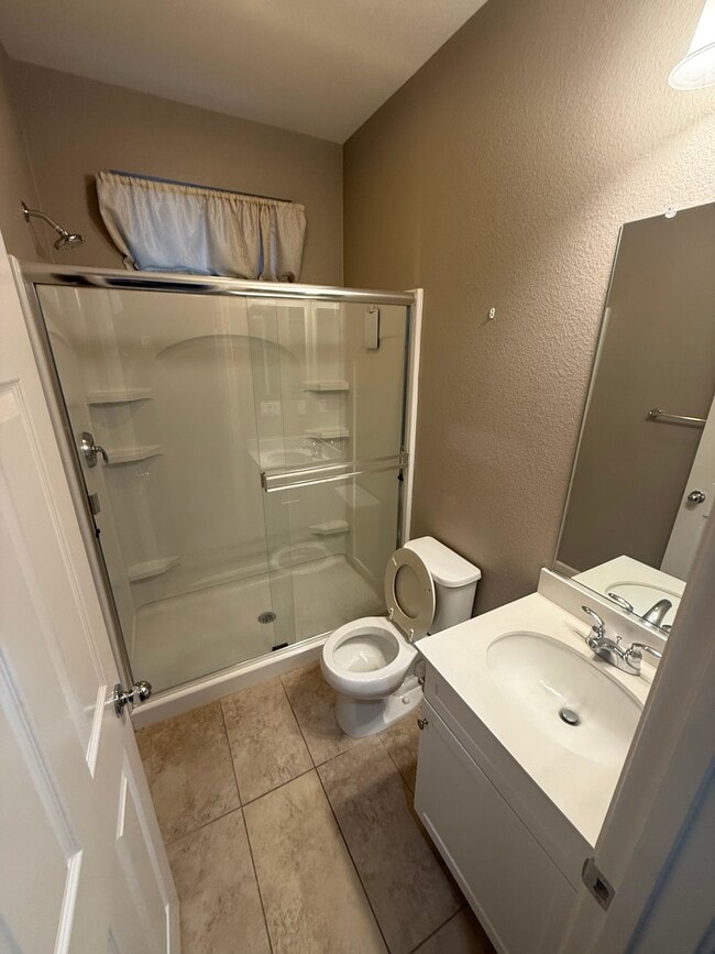 Foto del edificio - 305 MacArthur Way