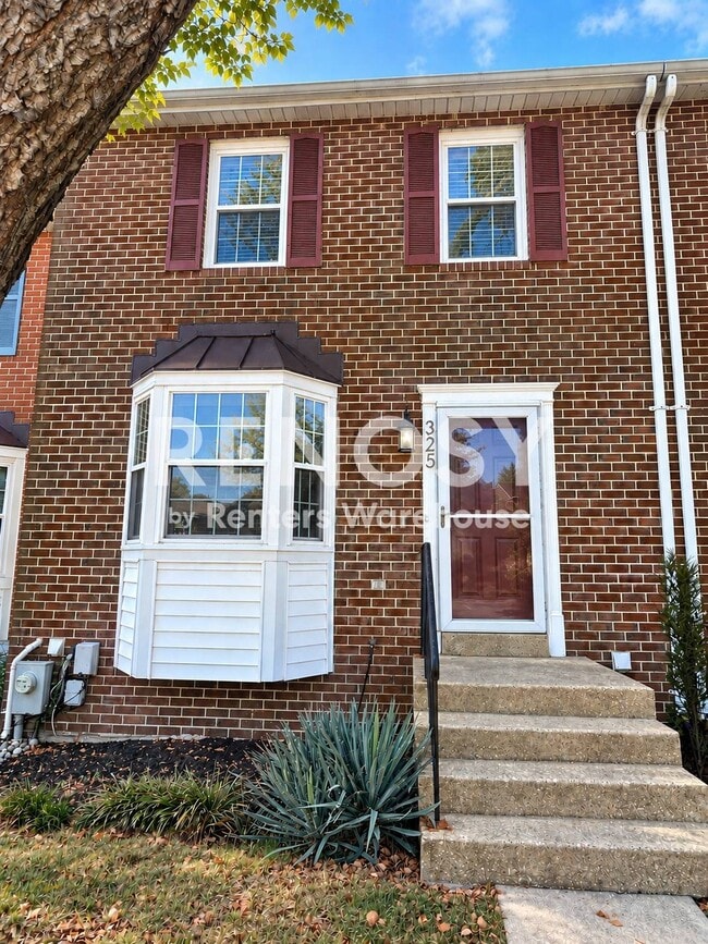Building Photo - 325 Rambling Ridge Ct