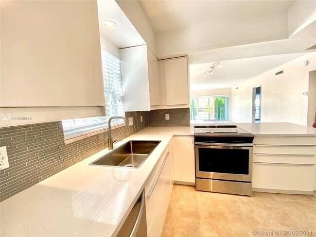 Foto del edificio - 805 S Riverside Dr