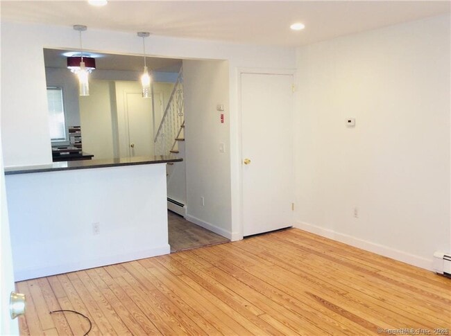 Foto del edificio - 47 Soundview Ave