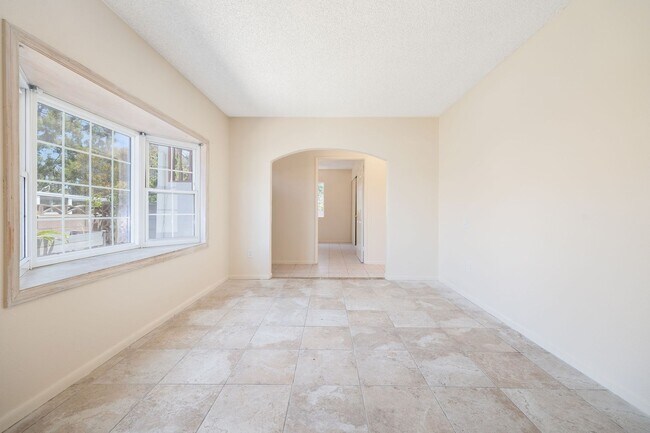 Foto del edificio - Attached 3-Bedroom ADU with Spacious Yard ...