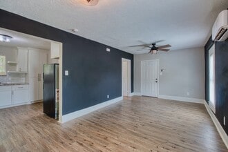 Building Photo - 3201 Adelia St