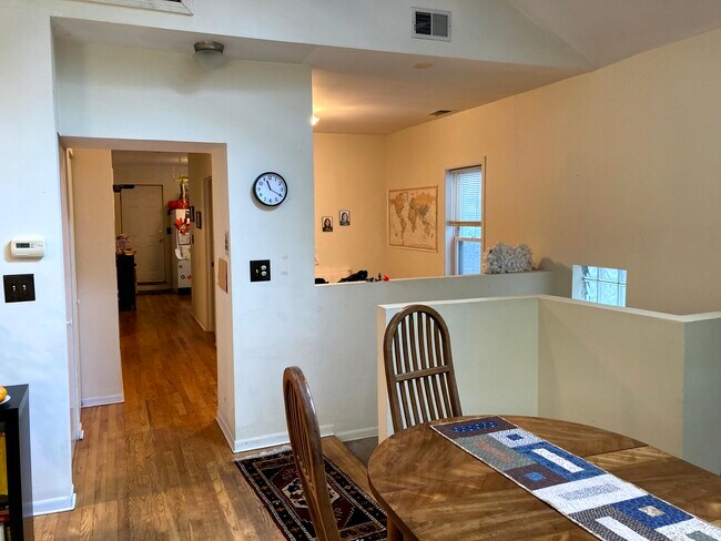 Foto del edificio - 1519 N Hudson Ave
