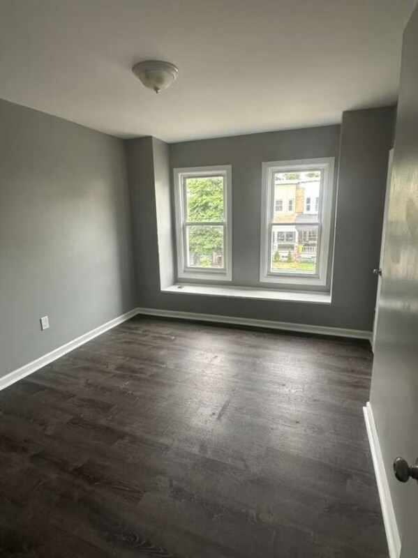 Foto del edificio - 36 General Greene Ave