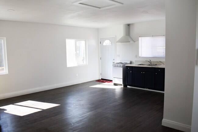 Building Photo - 3818 Clark Ave