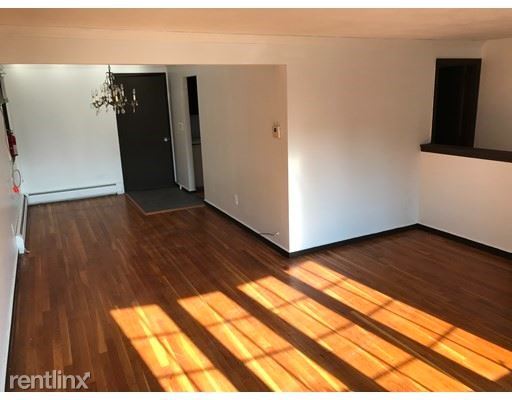 Foto del edificio - 19 Robert Arey Dr