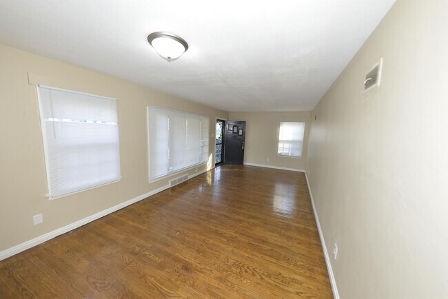 Foto del edificio - 6127 Shillington Dr