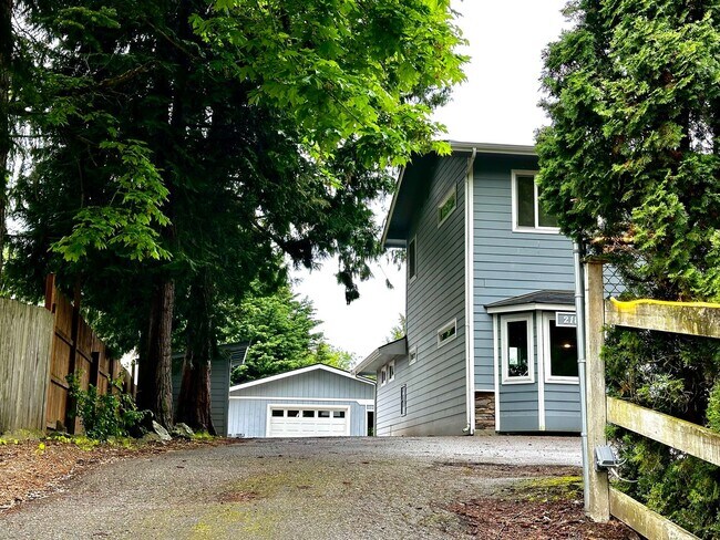 Foto del edificio - Rare Kent Gem, 3 BR | 3 BA | 2 DEN | 0.41 ...