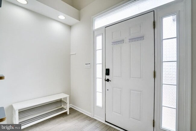 Building Photo - 7372 Ardglass Dr