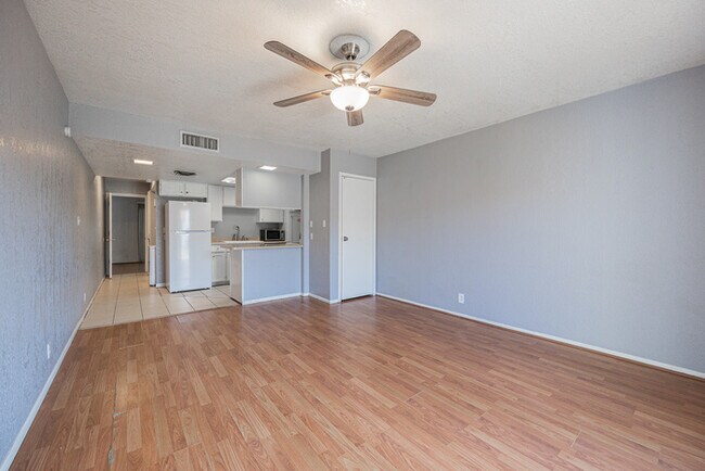 Building Photo - 6822 N 35th Ave