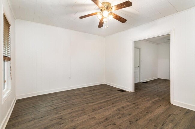 Building Photo - 215 Pine Grove Rd