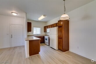 Building Photo - 2291 W Horizon Ridge Pkwy