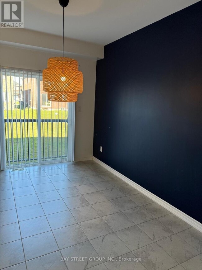 Building Photo - 131 Seeley Ave