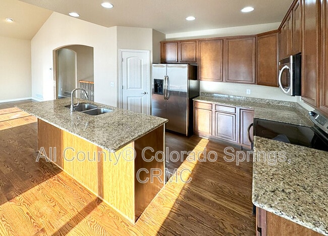 Building Photo - 7768 Forest Valley Loop