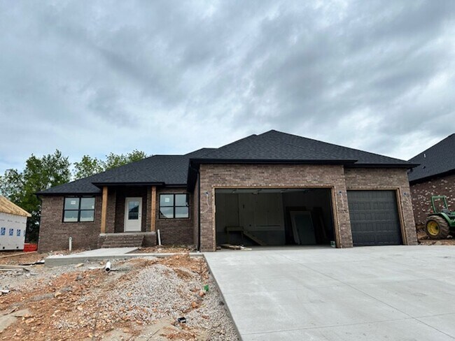 Foto del edificio - Brand new home for lease in east Springfield