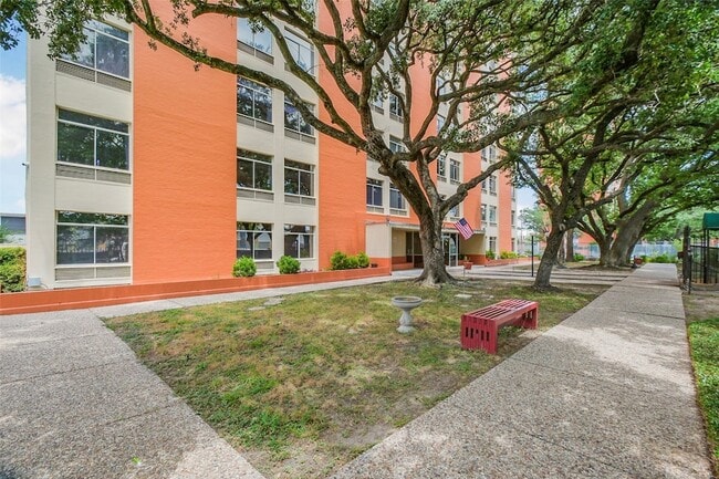 Photo - 7520 Hornwood Drive Unit 103 Apartment