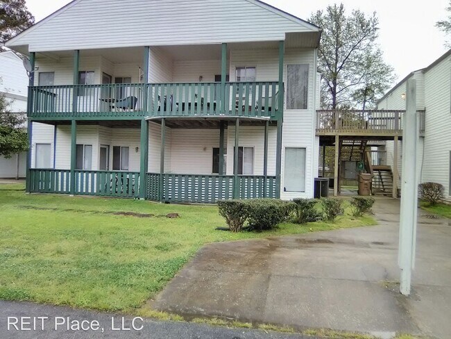 Building Photo - 549 S Moore St