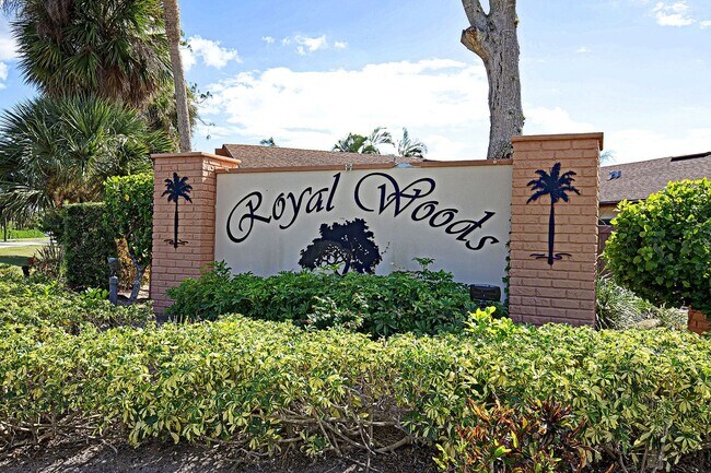 Foto del edificio - Royal Woods 17340