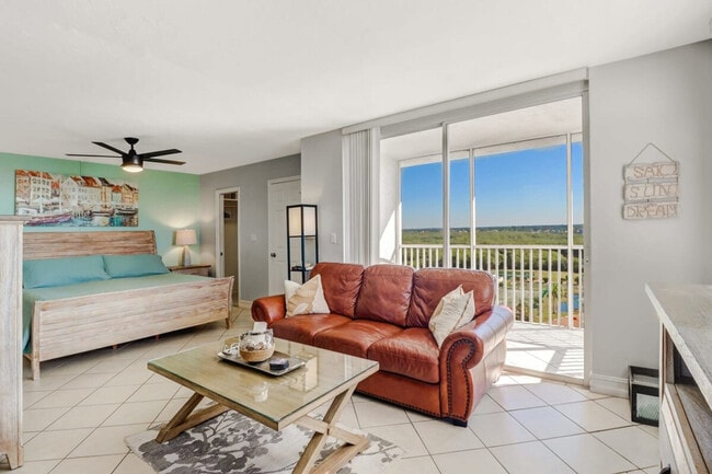 Foto del edificio - 5800 Bonita Beach Rd SW