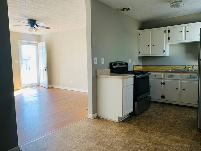Foto del edificio - Great location, newly renovated, screened ...