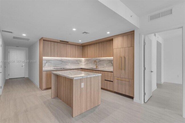Foto del edificio - 77 SE 5th St