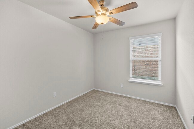 Foto del edificio - 8303 Amaryllis Ct