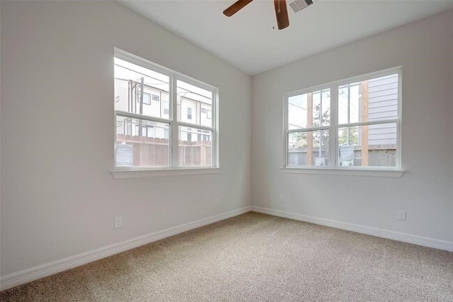 Building Photo - 5528 Larkin St