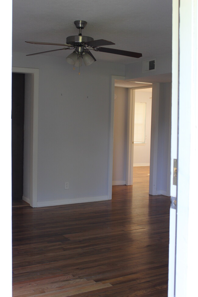 Living room - 906 Westford St