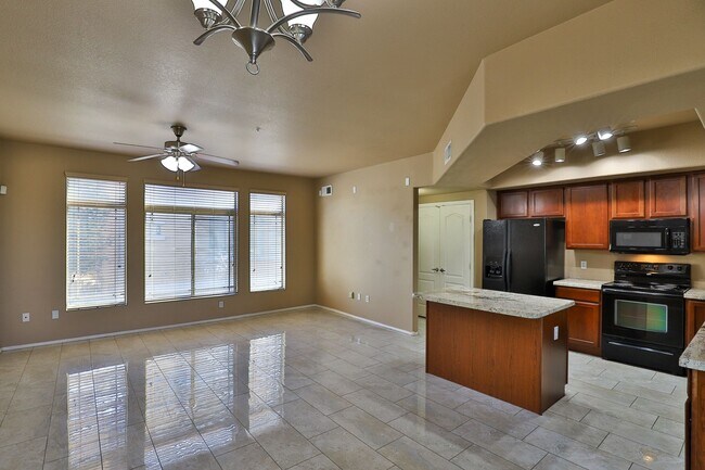 Building Photo - 2401 E Rio Salado Pkwy