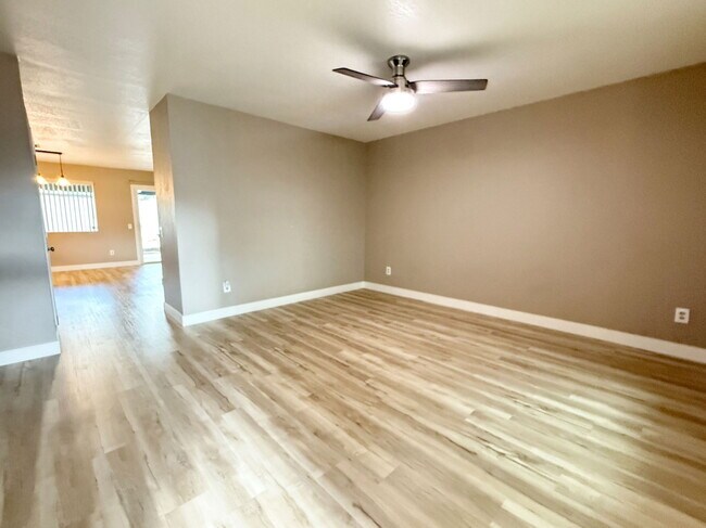 Foto del edificio - 1902 E Sandra Terrace