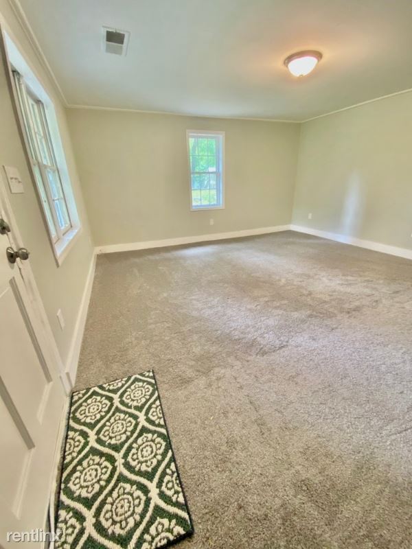 Foto del edificio - 3 br, 1 bath House - 6093 Mulberry St Ext
