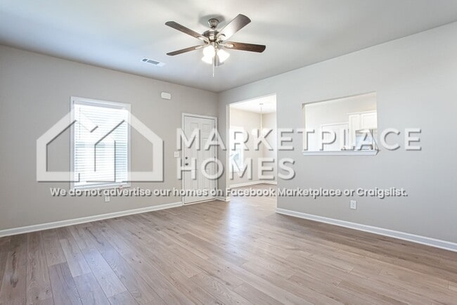 Building Photo - 252 W L Miller Dr