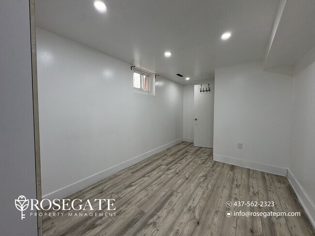 Photo du bâtiment - All-Inclusive 2-Bedroom Basement Apartment with 2 Parking Spaces – Niagara Falls