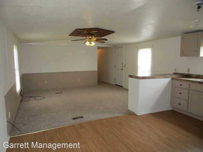 Building Photo - 4 br, 2 bath House - 1023 Iroquois Dr
