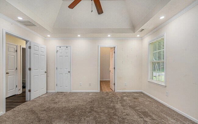 Building Photo - 220 Windpher Ridge