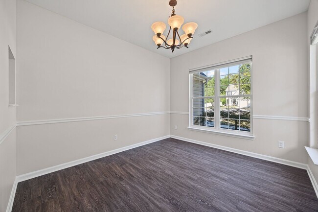 Foto del edificio - Idyllic 3-bed, 2.5 bath in the desirable W...