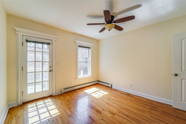 Building Photo - 345 7th St