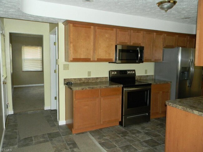Building Photo - 20787 Royalton Rd