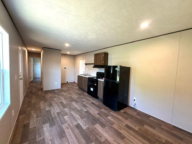 Foto del edificio - Brand new Efficiency 1 BR mobile home with large bonus room