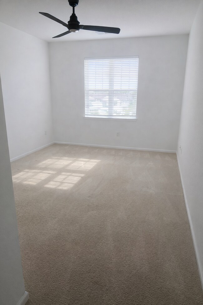 Foto del edificio - Top-Floor Corner Condo in Virginia Beach