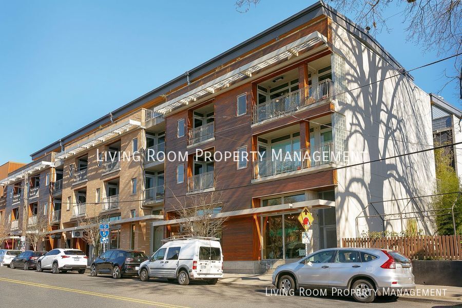 Primary Photo - Walkability on Mississippi! With Parking +...