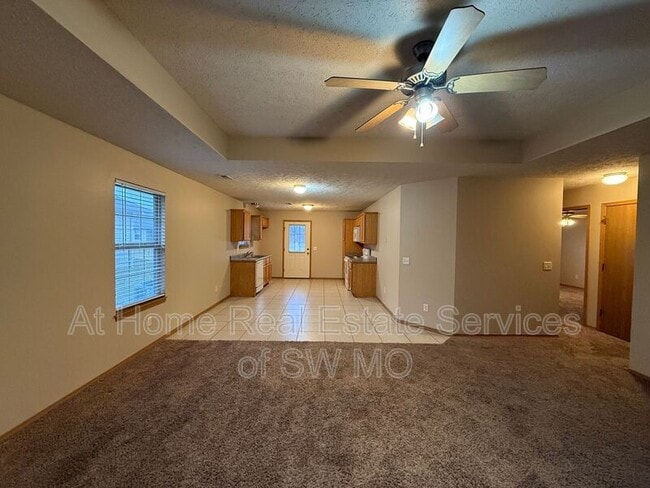 Building Photo - 1171 N Northwood Ave