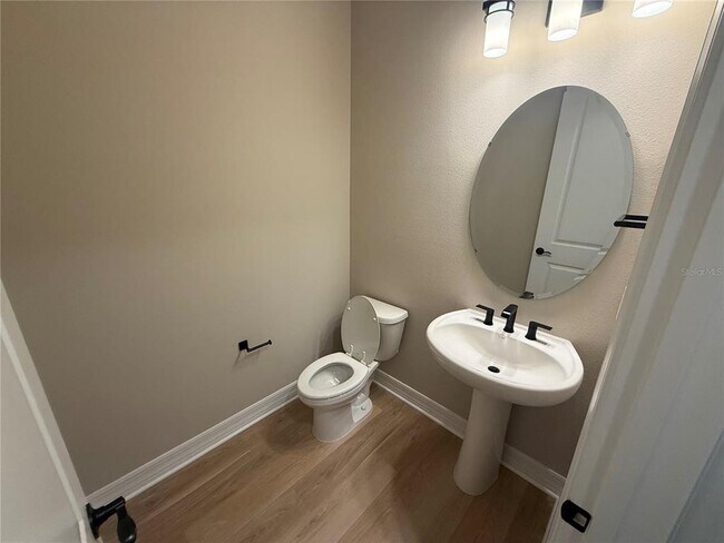 Foto del edificio - 455 Winter Grv Blvd