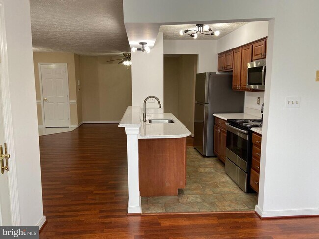 Foto del edificio - 2406 Forest Edge Ct